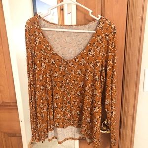 AMERICAN EAGLE LONG SLEEVE FLORAL BLOUSE